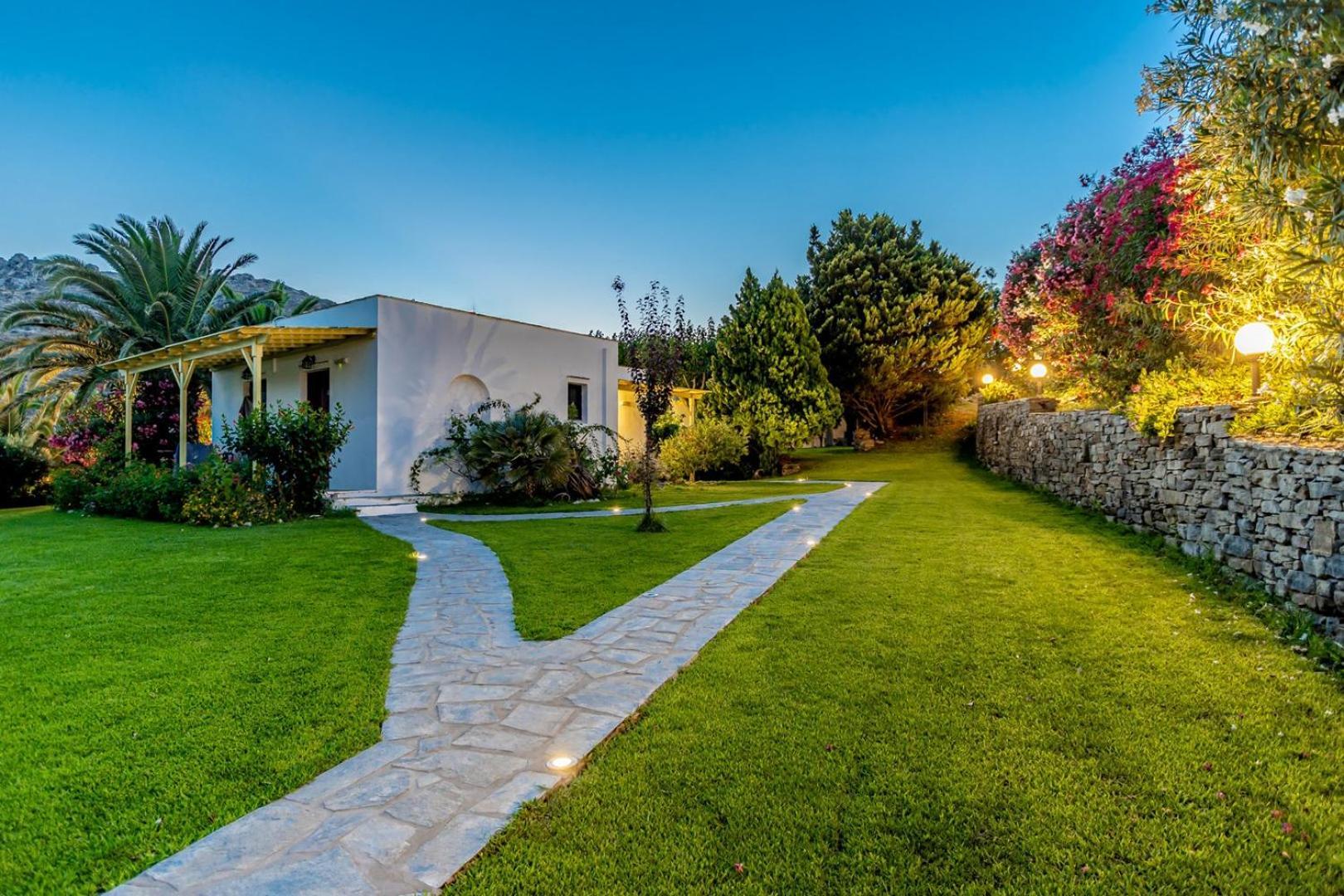 "Palatiana Agriturismo-Philoxenia Cottages", Private Nature Retreats Галини Экстерьер фото